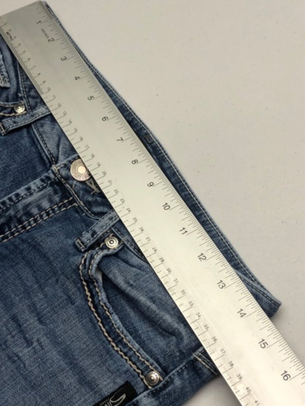 SILVER SUKI SLIM BOOT JEANS 28x33 ⭐️ - Picture 10 of 13